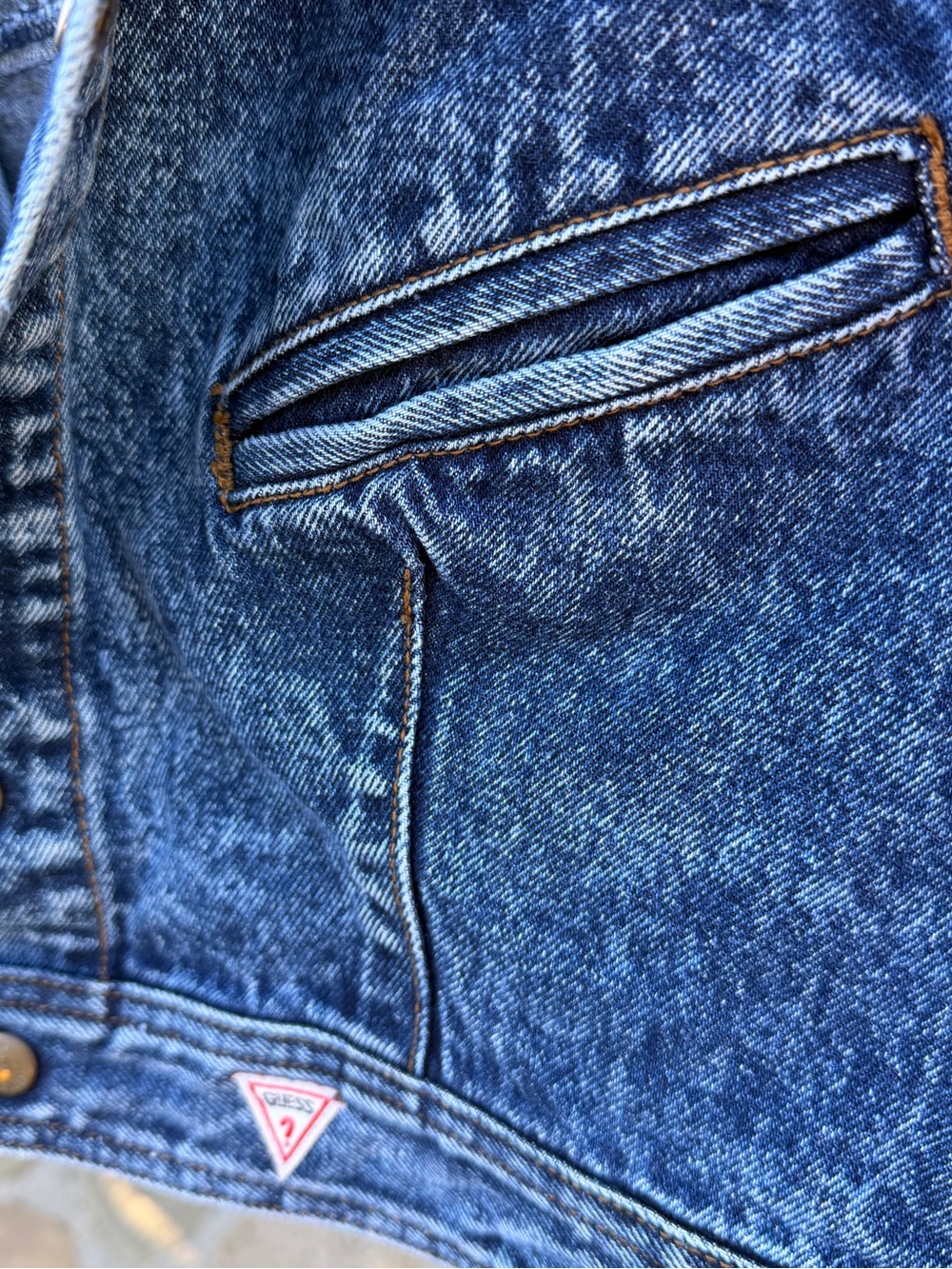 Guess? Vintage 90’s Acid Wash Cropped Denim Jacket - Blue Size Large - Picture 4 of 6